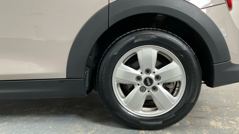 MINI Hatchback 1.5 Cooper Classic 5dr Auto Petrol Hatchback